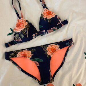 TRIANGL floral bikini